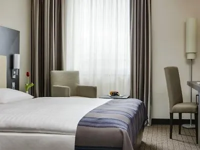 Intercityhotel 4* אינגולשטאט