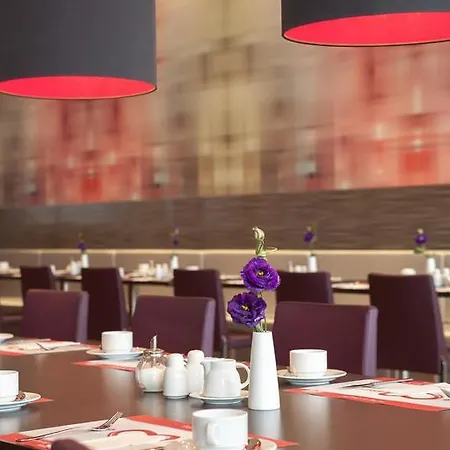 Отель Intercityhotel 4*