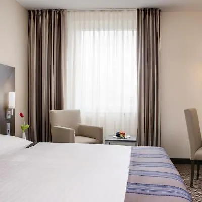 Ξενοδοχείο Intercityhotel 4*