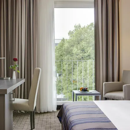 מלון Intercityhotel אינגולשטאט