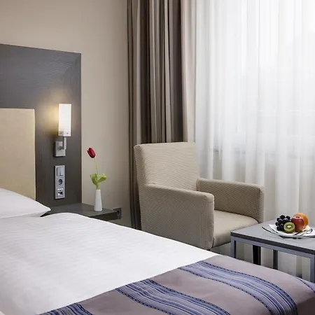מלון Intercityhotel